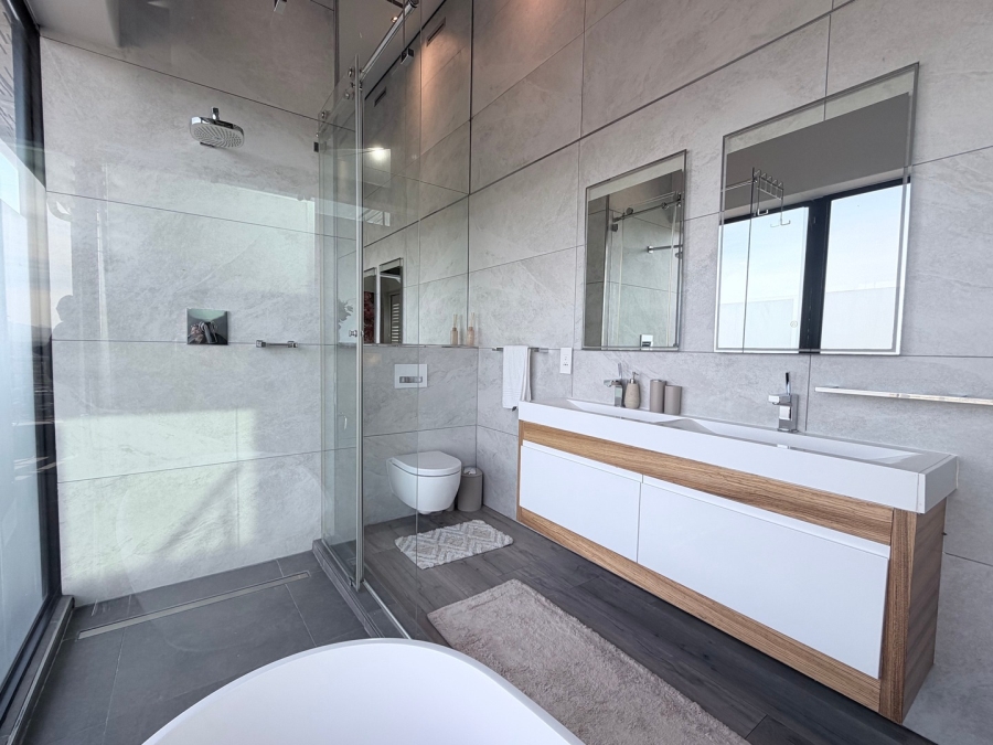 3 Bedroom Property for Sale in Beachfront Western Cape